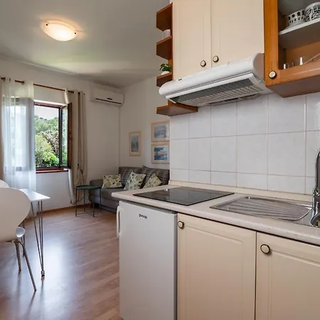 Rozelyn Apartmán *
