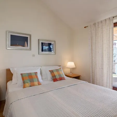 Rozelyn Ugljan