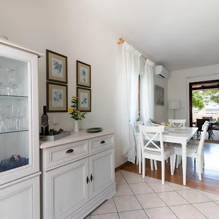 Rozelyn Apartmán Ugljan