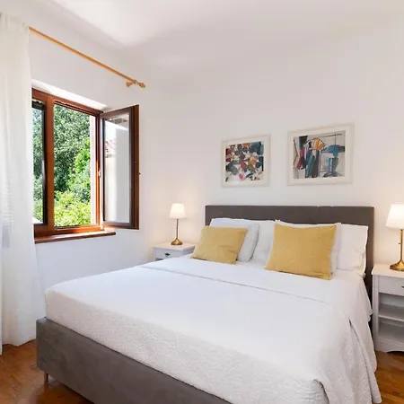 Rozelyn Apartmán