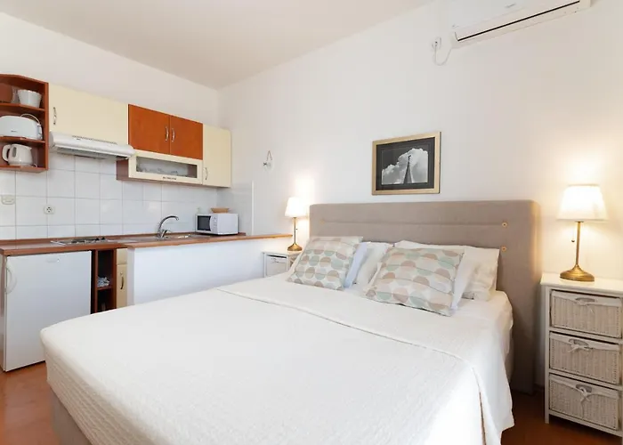 Rozelyn Apartman Ugljan