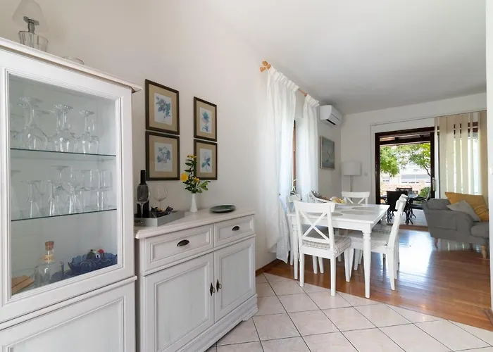 Rozelyn Apartman Ugljan