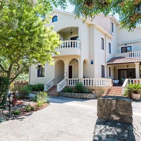 Apartment Rozelyn Ugljan