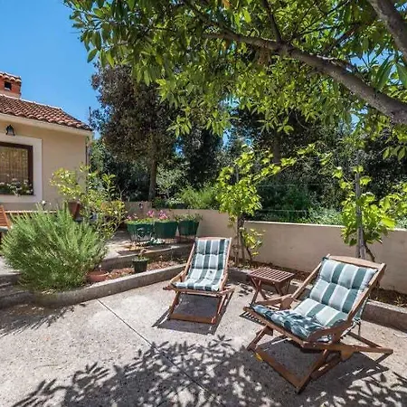 Rozelyn Apartment Ugljan