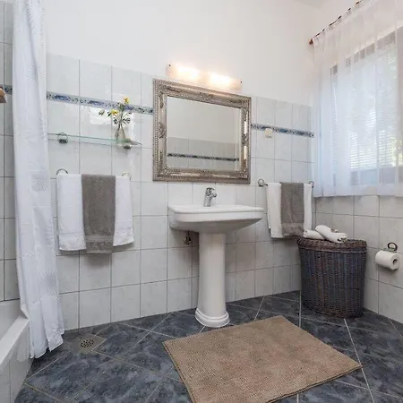 Апартаменты Rozelyn *