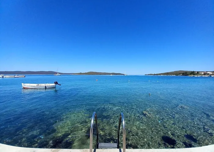 Апартаменты Rozelyn Углян