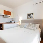 Rozelyn Apartman Ugljan