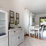 Rozelyn Apartment Ugljan