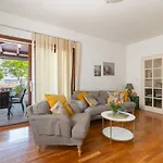 Rozelyn Apartman Ugljan